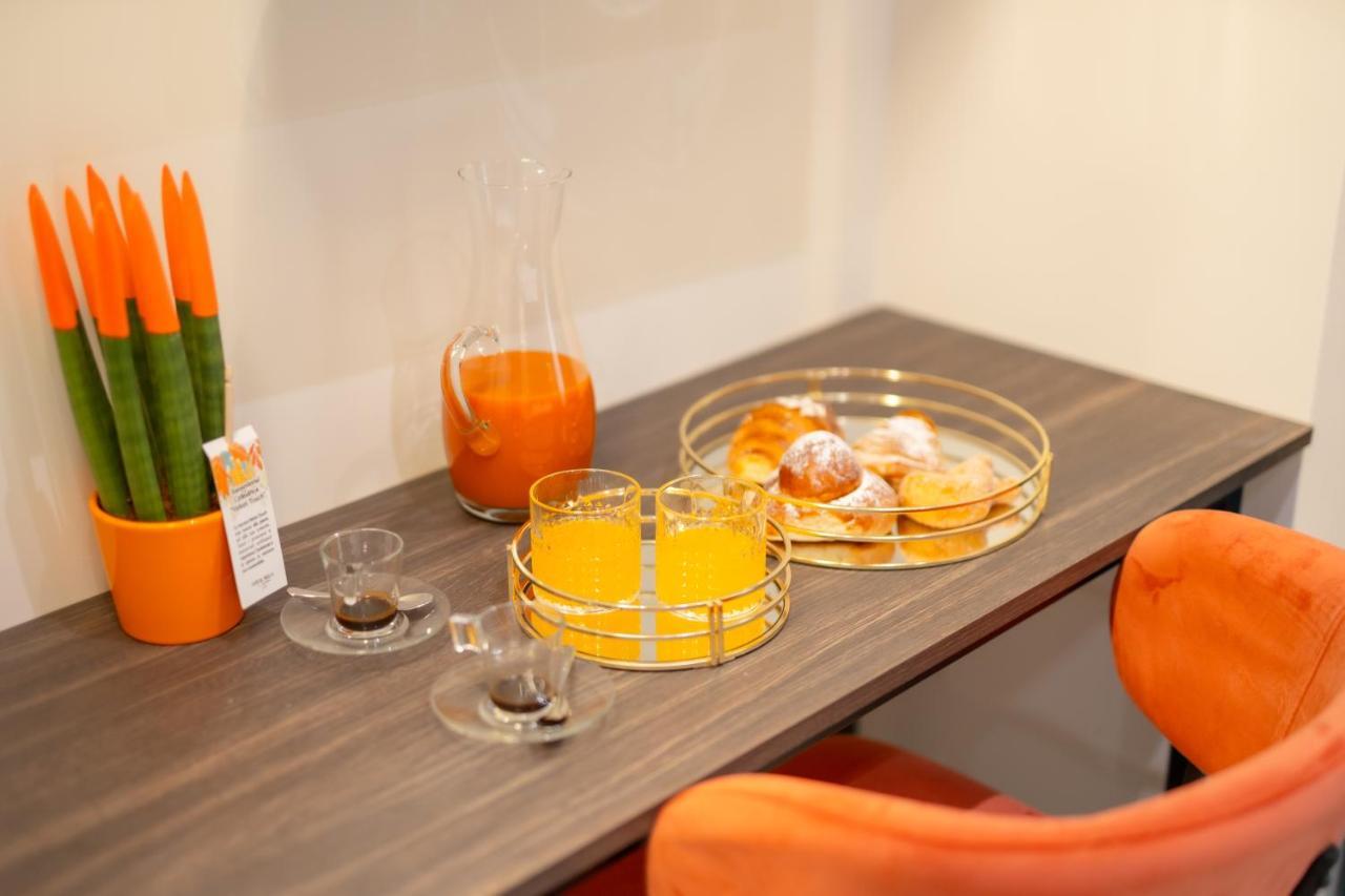 Piezz' E Sole Hotell Napoli Eksteriør bilde