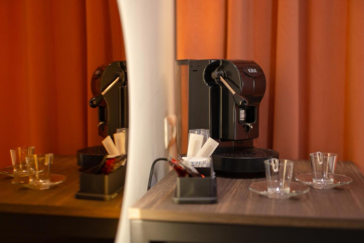 Piezz' E Sole Hotell Napoli Eksteriør bilde