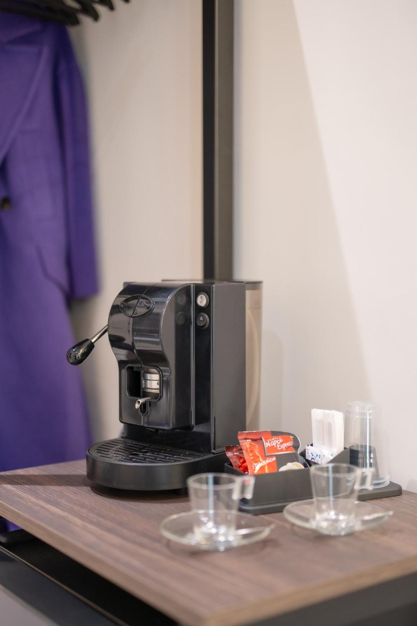 Piezz' E Sole Hotell Napoli Eksteriør bilde